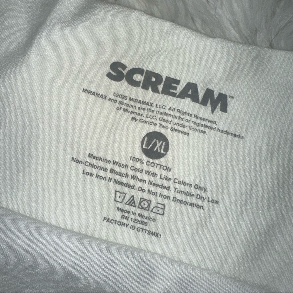 UO • Scream Graphic Off The Shoulder Tee Shirt Dress - Picture 3 of 12